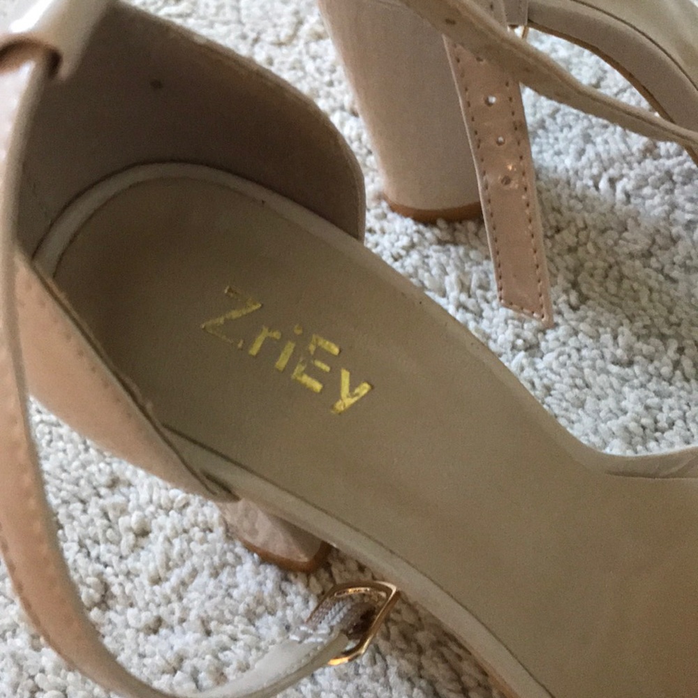 Women’s High Heels - Picture 3 of 3